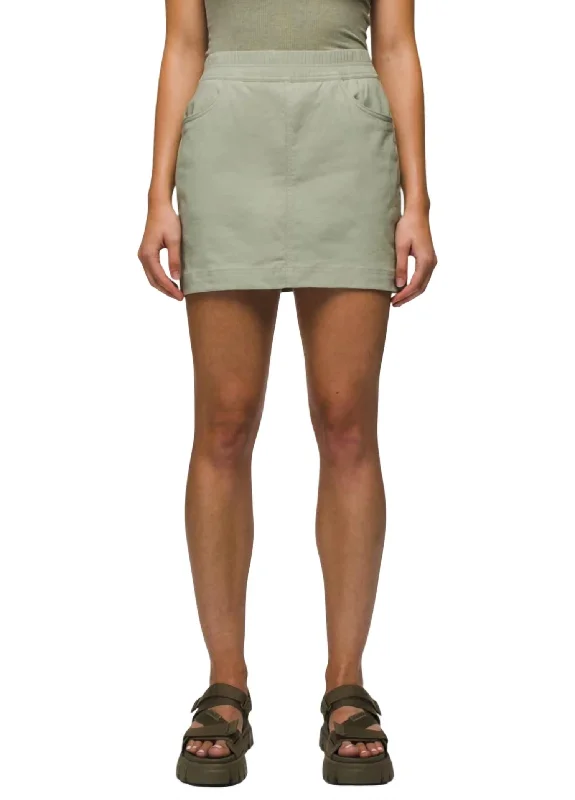 Halle E-Waist Skort In Juniper Green